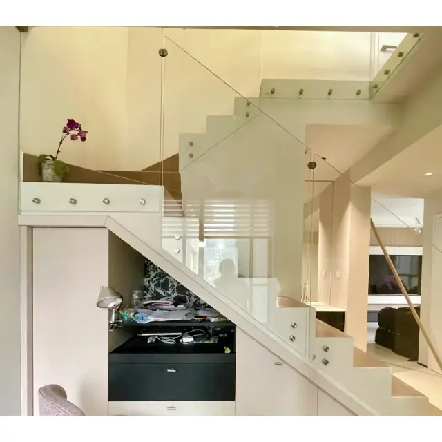 Избушено стакло за ограде