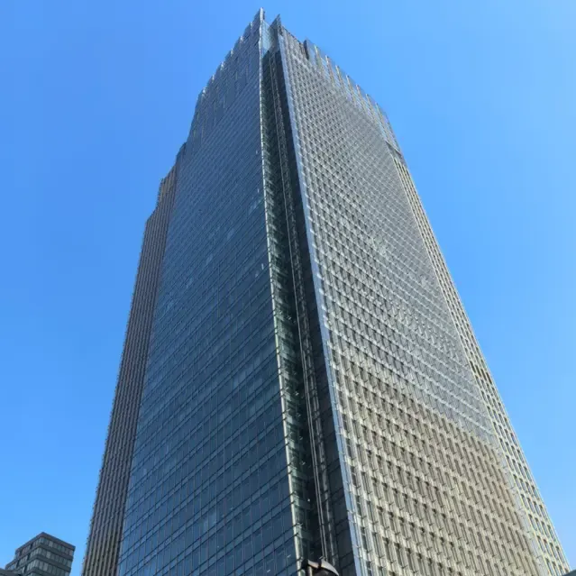 Стаклене завесе са тачком подршке